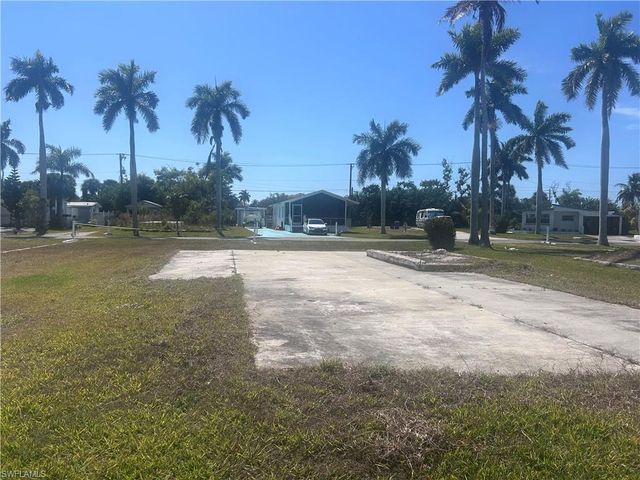 13190 Point Breeze DR, Fort Myers, FL 33908