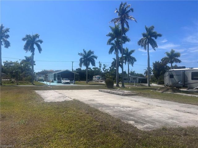 13190 Point Breeze DR, Fort Myers, FL 33908