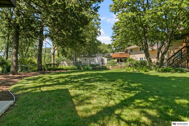 1101 Sycamore Drive, Lincoln, NE 68510