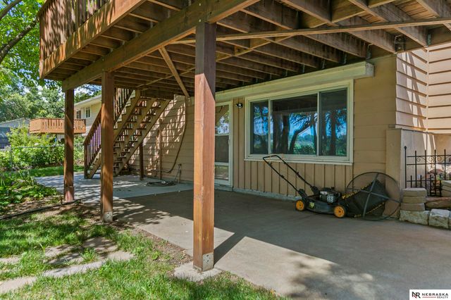 1101 Sycamore Drive, Lincoln, NE 68510