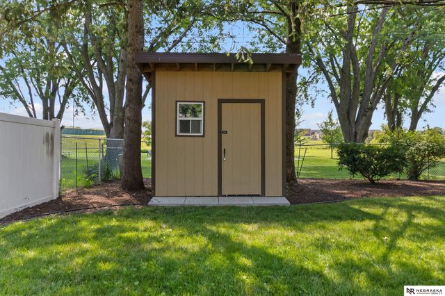 1101 Sycamore Drive, Lincoln, NE 68510