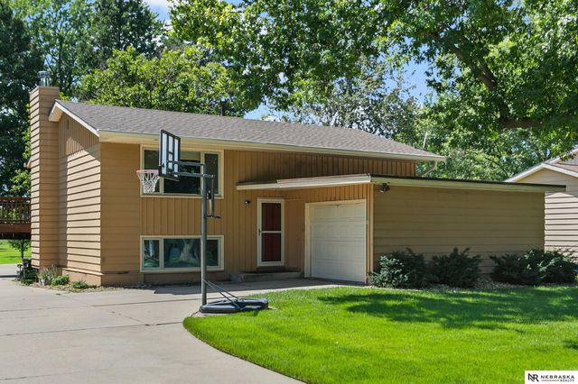 1101 Sycamore Drive, Lincoln, NE 68510