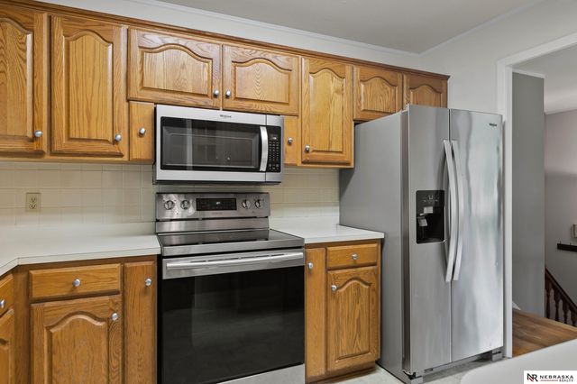 1101 Sycamore Drive, Lincoln, NE 68510