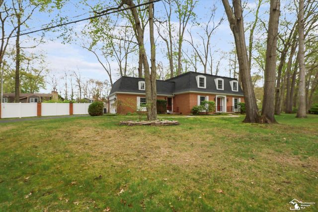 1950 Brookwood Lane, Temperance, MI 48182