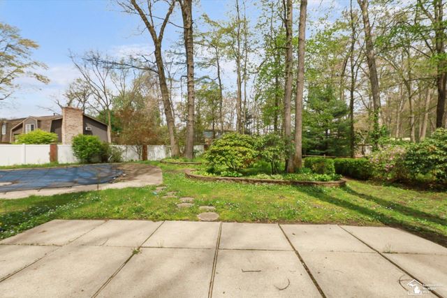 1950 Brookwood Lane, Temperance, MI 48182