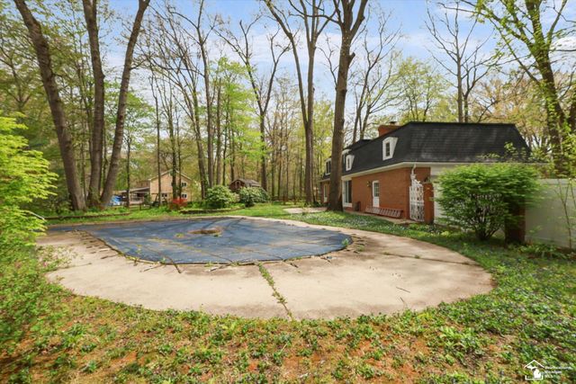 1950 Brookwood Lane, Temperance, MI 48182