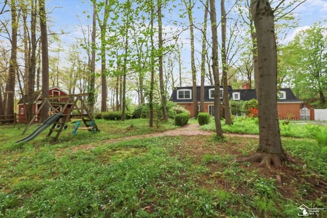 1950 Brookwood Lane, Temperance, MI 48182