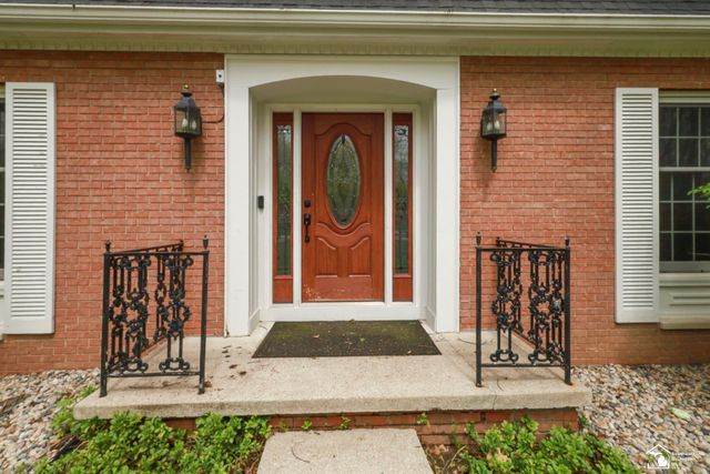 1950 Brookwood Lane, Temperance, MI 48182