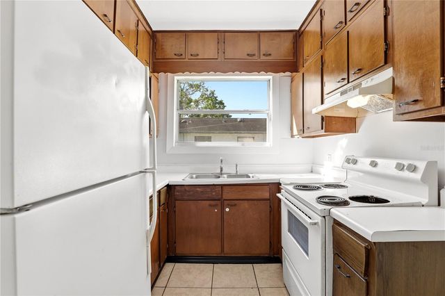 918 SHOREVIEW DRIVE, Orlando, FL 32807