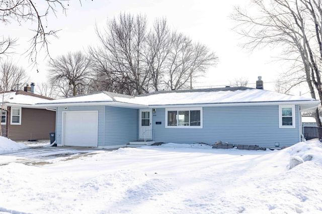 306 25th Avenue N, Fargo, ND 58102
