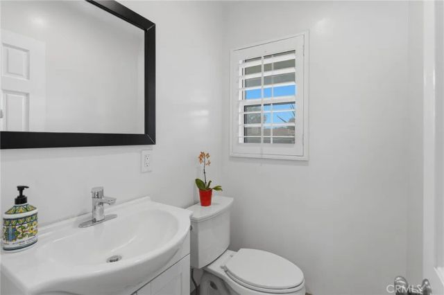 19041 Vintage Street, Northridge, CA 91324