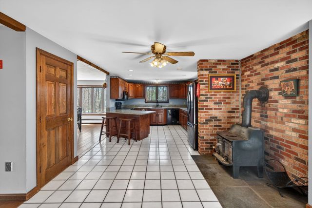 16 Berkeley Street, Pelham, NH 03076