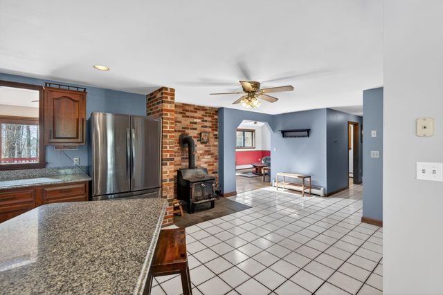 16 Berkeley Street, Pelham, NH 03076