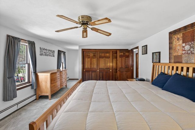 16 Berkeley Street, Pelham, NH 03076