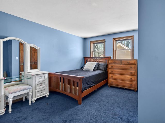 16 Berkeley Street, Pelham, NH 03076
