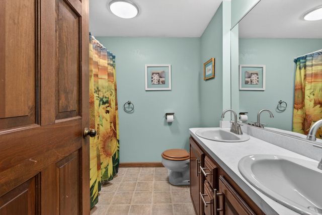 16 Berkeley Street, Pelham, NH 03076