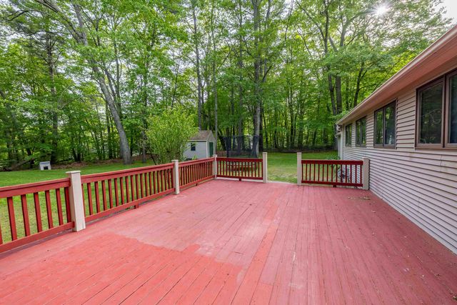 16 Berkeley Street, Pelham, NH 03076