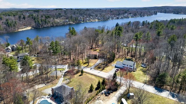 16 Berkeley Street, Pelham, NH 03076
