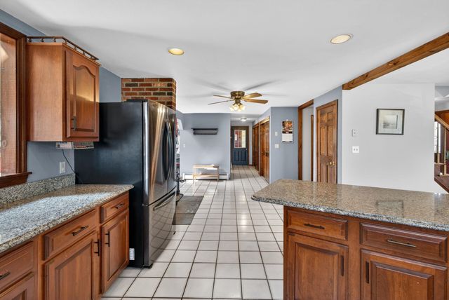 16 Berkeley Street, Pelham, NH 03076