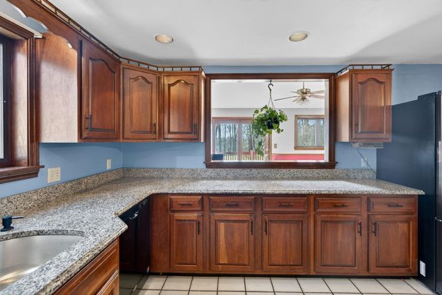 16 Berkeley Street, Pelham, NH 03076