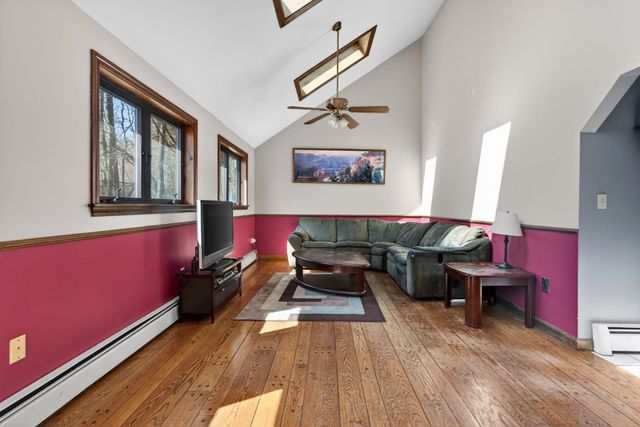 16 Berkeley Street, Pelham, NH 03076