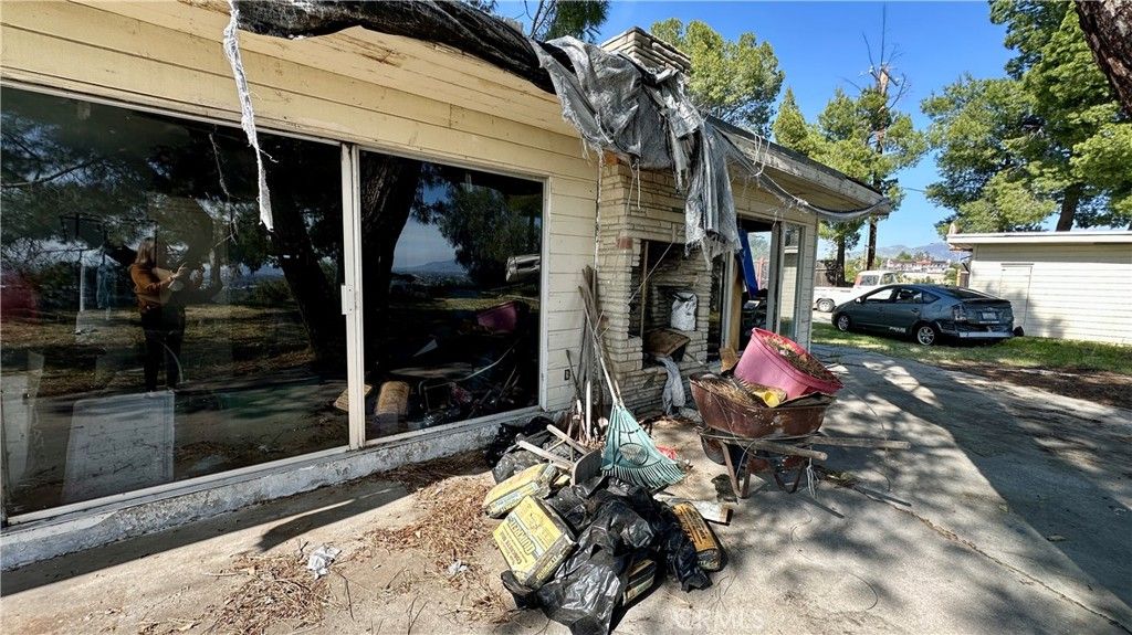 Image 15 of property listing at 11531 Vimy Road, Granada Hills, CA 91344