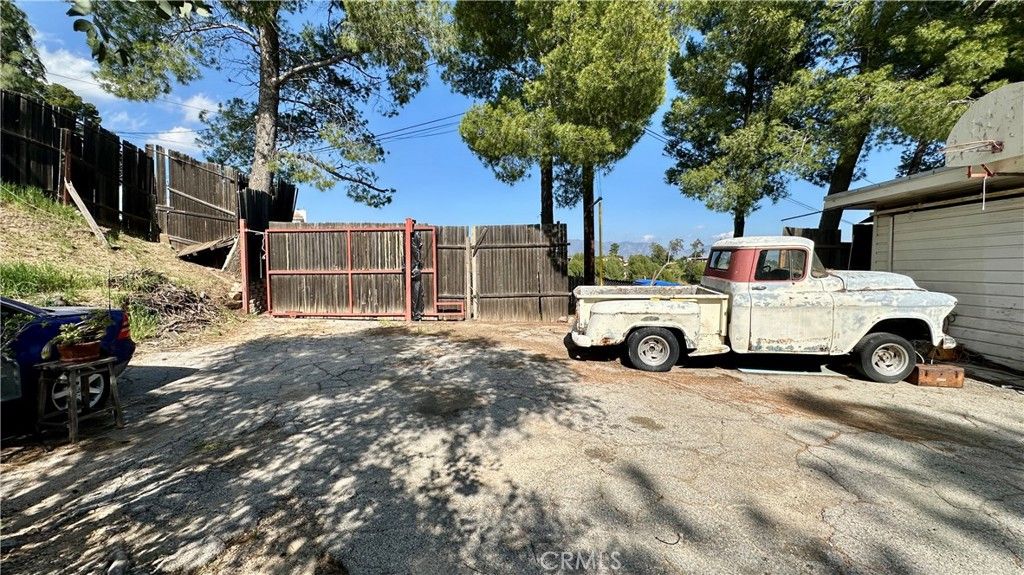 Image 26 of property listing at 11531 Vimy Road, Granada Hills, CA 91344