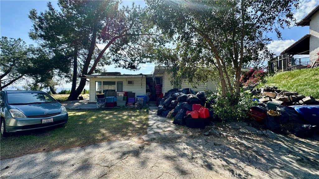 Image 27 of property listing at 11531 Vimy Road, Granada Hills, CA 91344