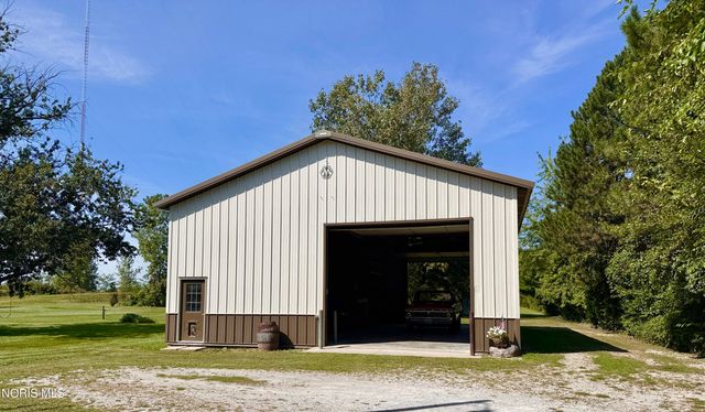 1031 N Cousino Road, Oregon, OH 43616
