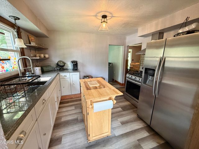 1031 N Cousino Road, Oregon, OH 43616