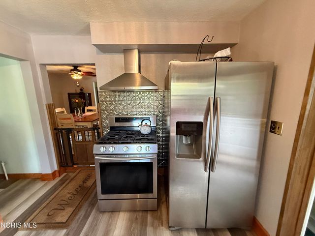 1031 N Cousino Road, Oregon, OH 43616