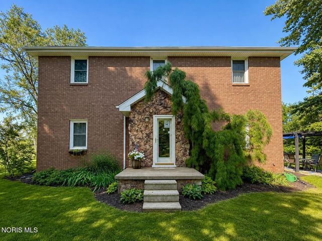 1031 N Cousino Road, Oregon, OH 43616