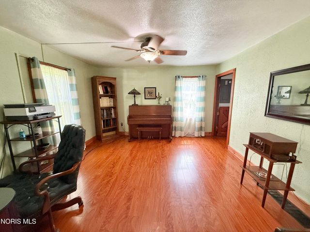 1031 N Cousino Road, Oregon, OH 43616