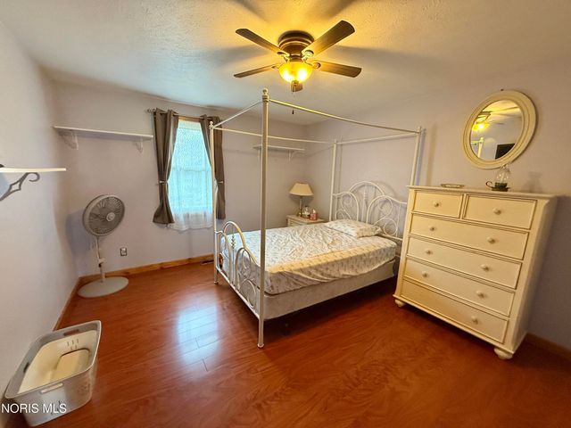 1031 N Cousino Road, Oregon, OH 43616