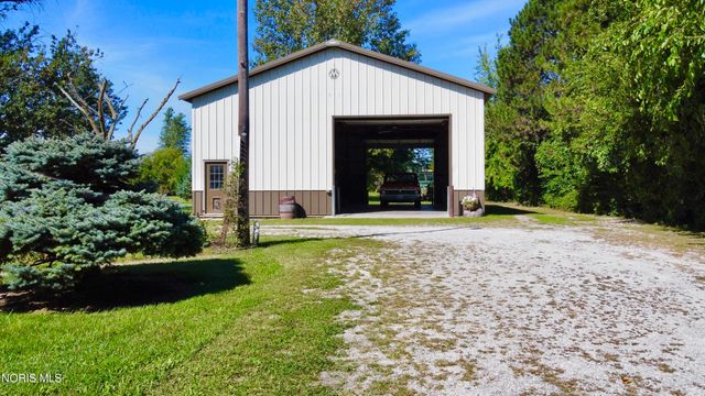1031 N Cousino Road, Oregon, OH 43616