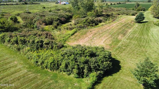 1031 N Cousino Road, Oregon, OH 43616