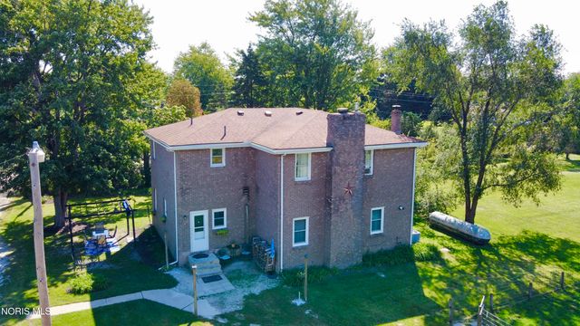 1031 N Cousino Road, Oregon, OH 43616