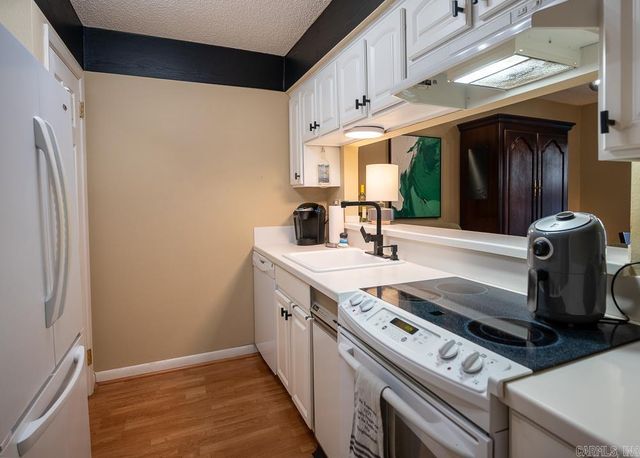 10 Hampshire Circle, Little Rock, AR 72212