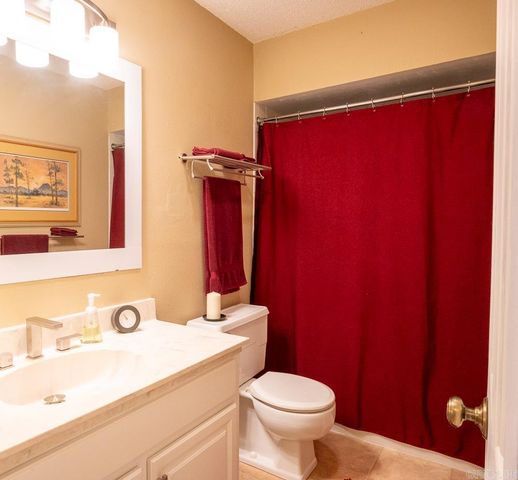 10 Hampshire Circle, Little Rock, AR 72212