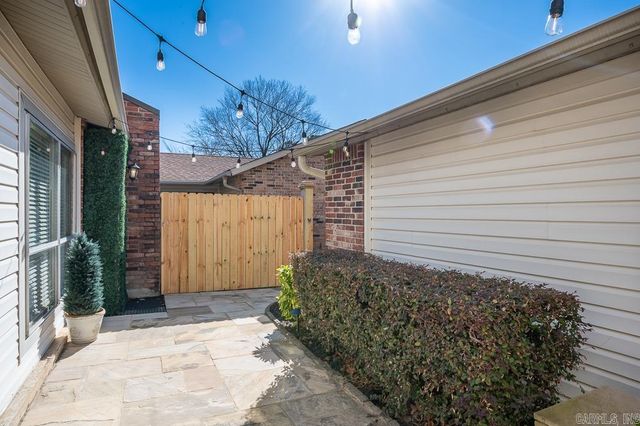 10 Hampshire Circle, Little Rock, AR 72212