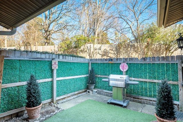 10 Hampshire Circle, Little Rock, AR 72212