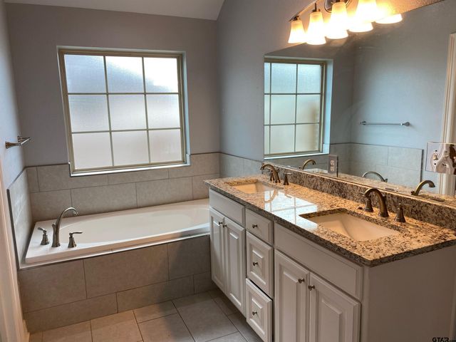 7346 Harpers Ridge Lane, Tyler, TX 75703
