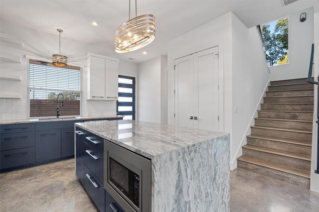 6217 Clovis ST A, Austin, TX 78741