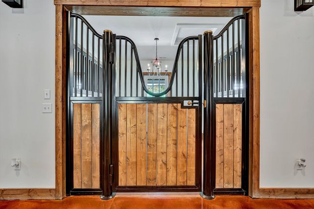 9945 BROOKS MILL RD, Wirtz, VA 24184