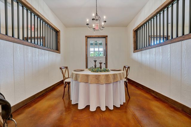 9945 BROOKS MILL RD, Wirtz, VA 24184