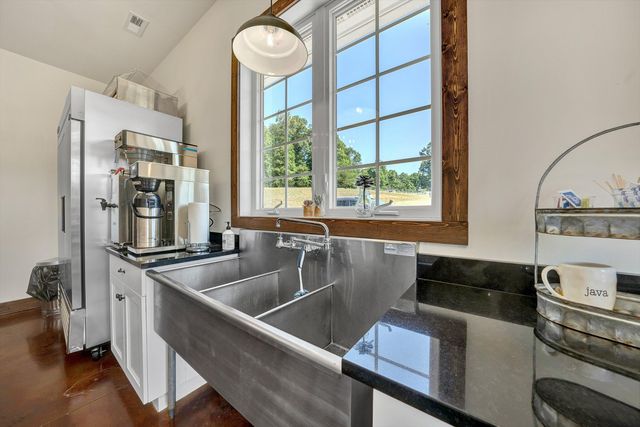 9945 BROOKS MILL RD, Wirtz, VA 24184