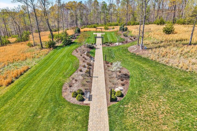 9945 BROOKS MILL RD, Wirtz, VA 24184