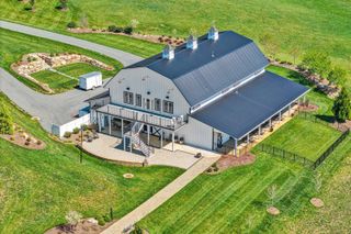 9945 BROOKS MILL RD, Wirtz, VA 24184