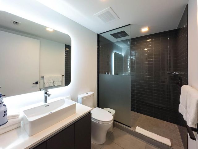 227 NE 2nd Street 2400, Miami, FL 33132