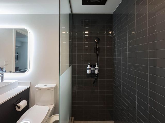 227 NE 2nd Street 2400, Miami, FL 33132